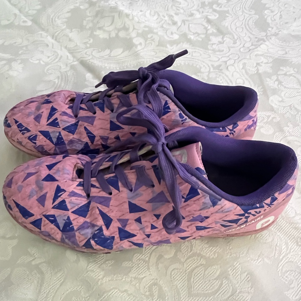 Dreams Pairs Indoor Soccer Cleats Size 4